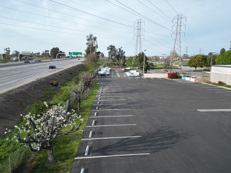 More Photos Of 2015 Westwind Dr, Bakersfield Warehouse For Lease