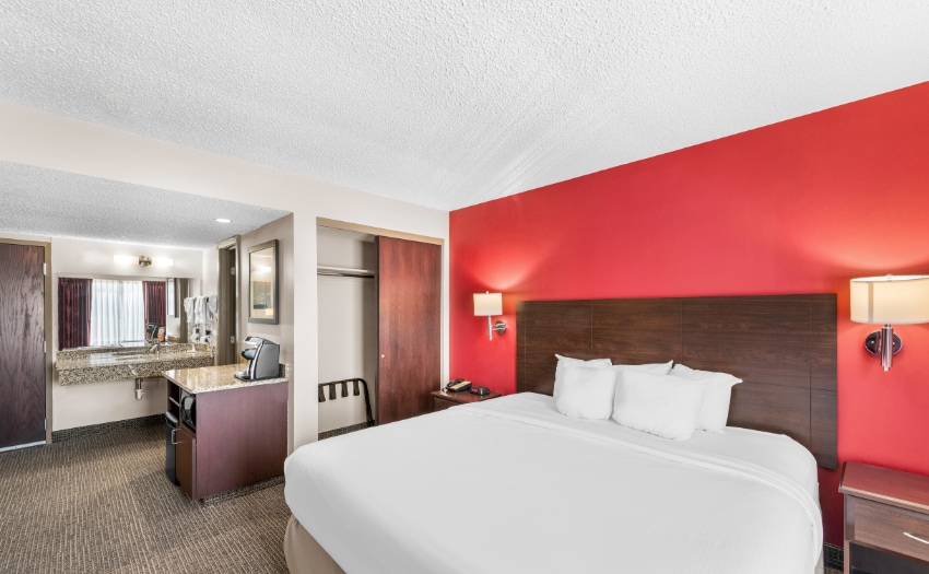 More Photos Of 265 33rd Ave, Columbus Hotel For Sale