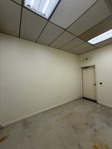 More Photos Of 38003 Mission Blvd, Fremont Storefront For Lease