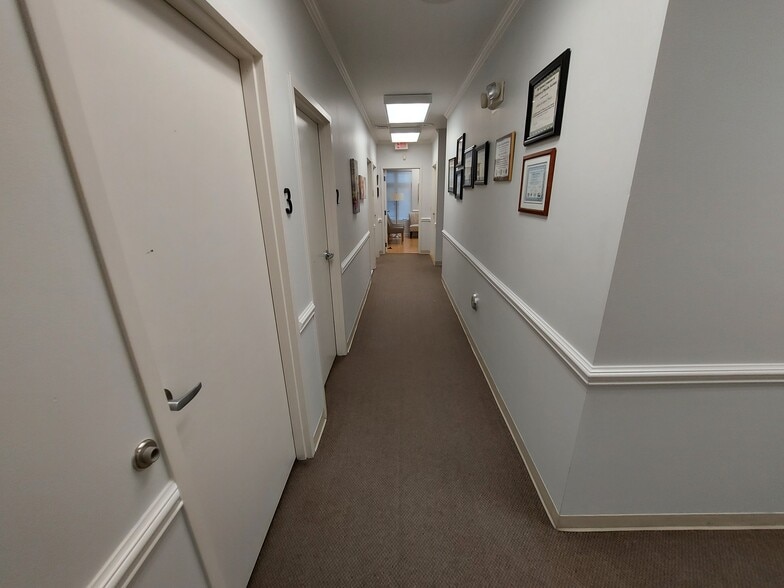 More Photos Of 5015 Southpark Dr, Durham Medical For Lease