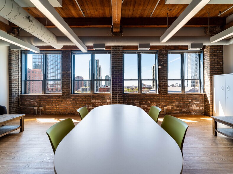 More Photos Of 414 N Orleans St, Chicago Office For Lease