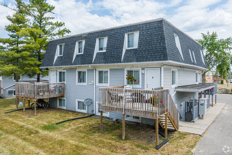 More Photos Of 5723-5811 Richwood St, Lansing Apartments For Sale