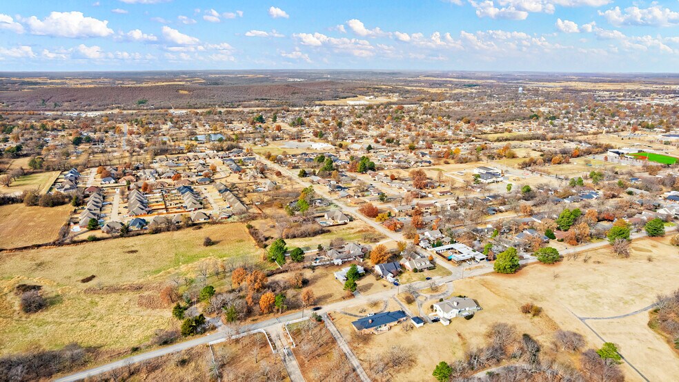 More Photos Of 1075 George Nigh Expy, Mcalester Land For Sale