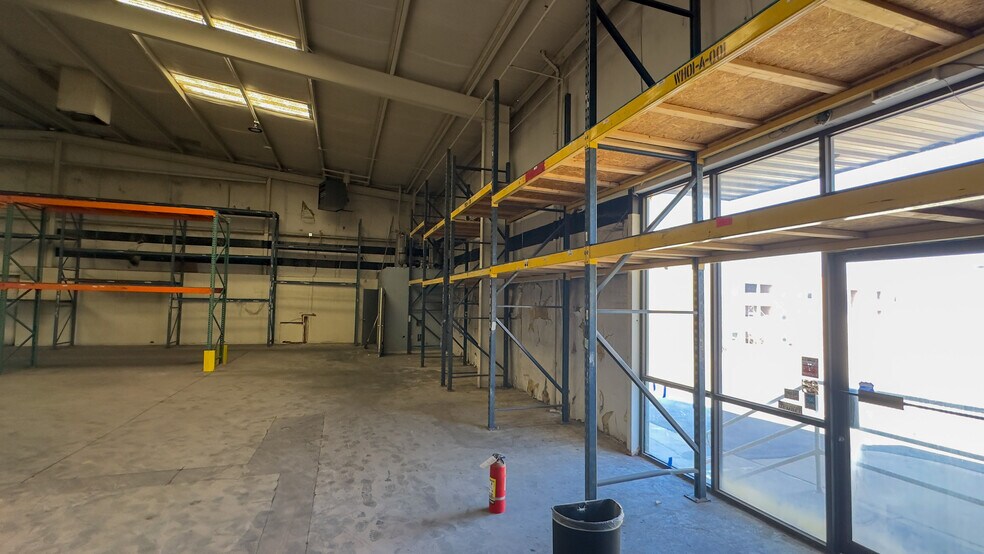 More Photos Of 1345 Geronimo Dr, El Paso Distribution For Sale