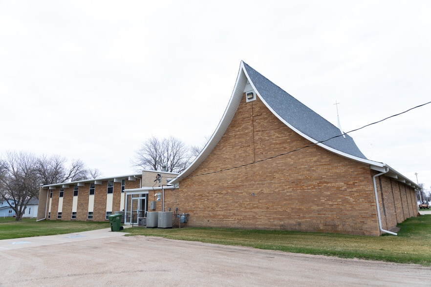 More Photos Of 381 H St, Hampton Religious Facility For Sale