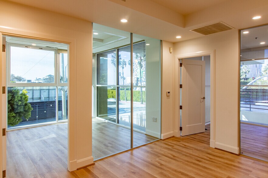 More Photos Of 1901 Main St, Santa Monica Office For Sale
