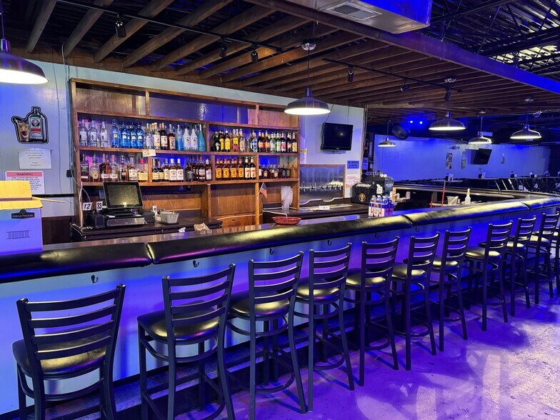 More Photos Of 3080 W State St, Bristol Bar For Sale