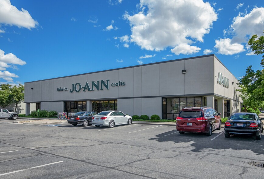 More Photos Of 3243-3275 S Federal Way, Boise Freestanding For Lease