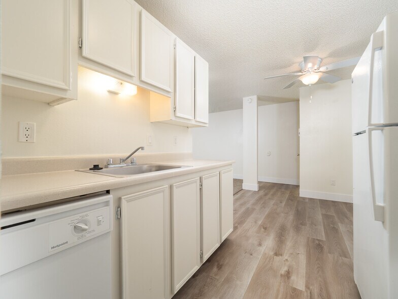 More Photos Of 10650 SW 121st Ave, Tigard Apartments For Sale