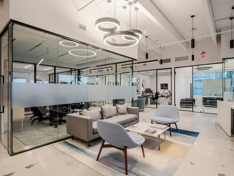 More Photos Of 555 Washington Ave, Miami Beach Office For Lease