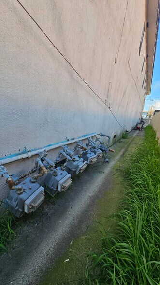 More Photos Of 1004 N Poinsettia Ave, Compton Apartments For Sale