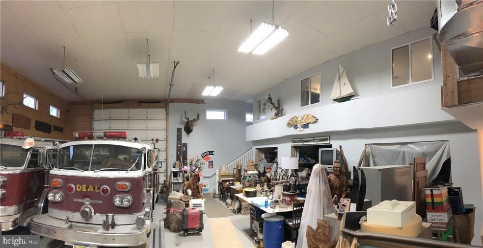 More Photos Of 10 Park Ave, Stafford Showroom For Sale