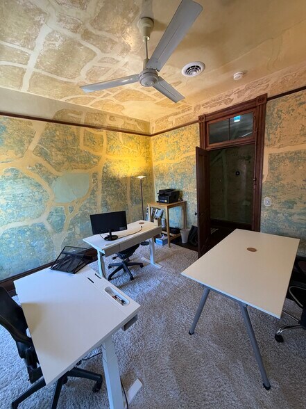 More Photos Of 523 Prince Ave, Athens Storefront Retail Office For Lease
