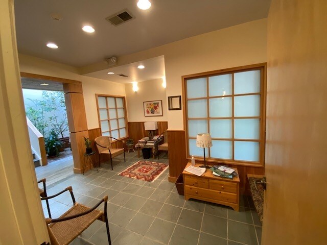 More Photos Of 166 Bunn Dr, Princeton Medical For Lease