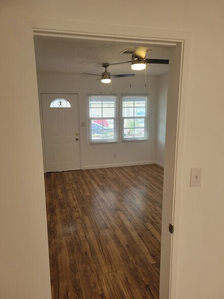 More Photos Of 801 E Florida Ave, Hemet Office For Lease