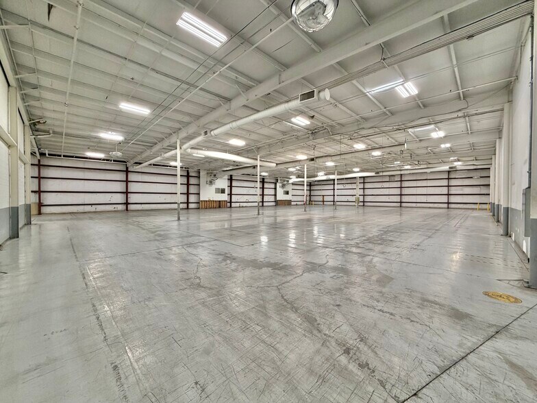 More Photos Of 1470 E Weisgarber Rd, Knoxville Light Distribution For Lease