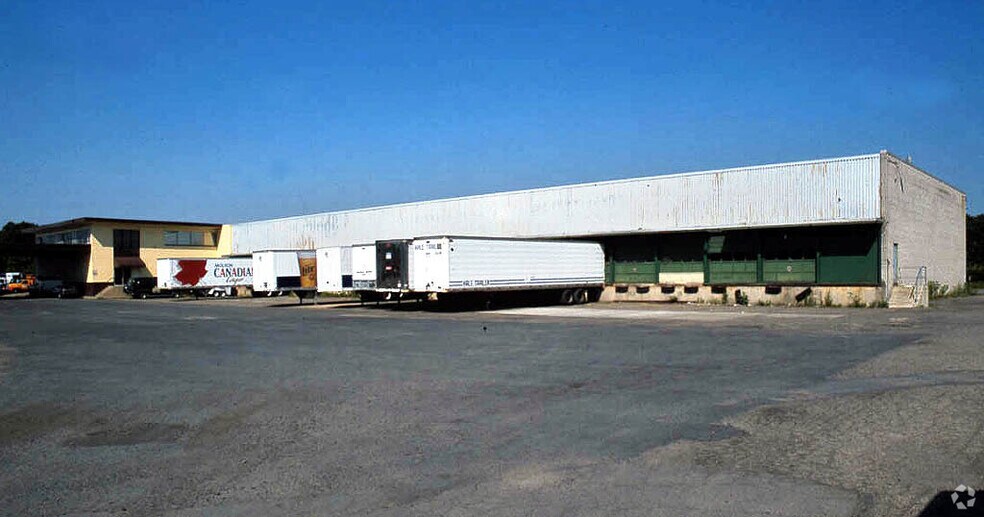 More Photos Of 2750 Grant Ave, Philadelphia Truck Terminal For Lease