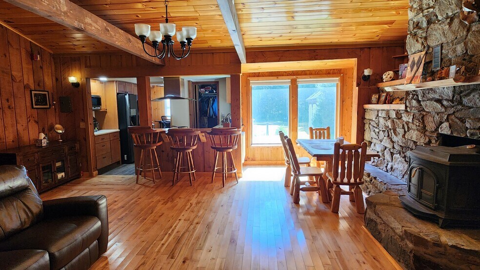 More Photos Of 5672 US Route 4, Killington Hotel For Sale
