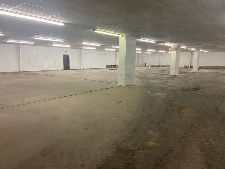 More Photos Of 1014 Holloway Ave, Albany Warehouse For Sale