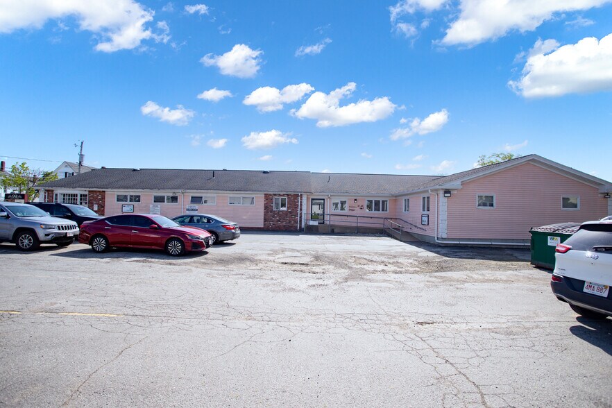 More Photos Of 92 Grape St, New Bedford Medical For Sale