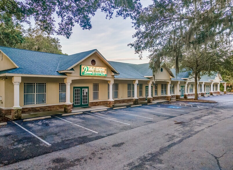 Primary Photo Of 10841-10857 Park Dr, Riverview Medical For Sale
