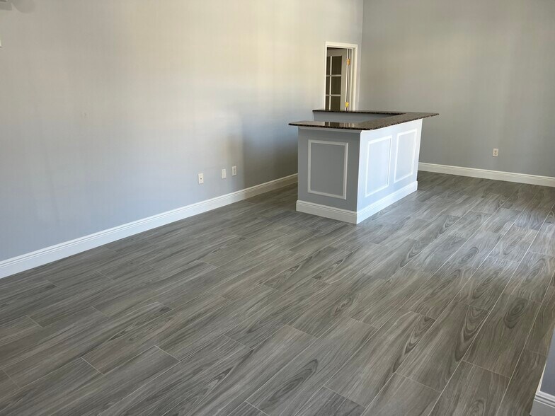 More Photos Of 16578 N Dale Mabry Hwy, Tampa Office For Sale