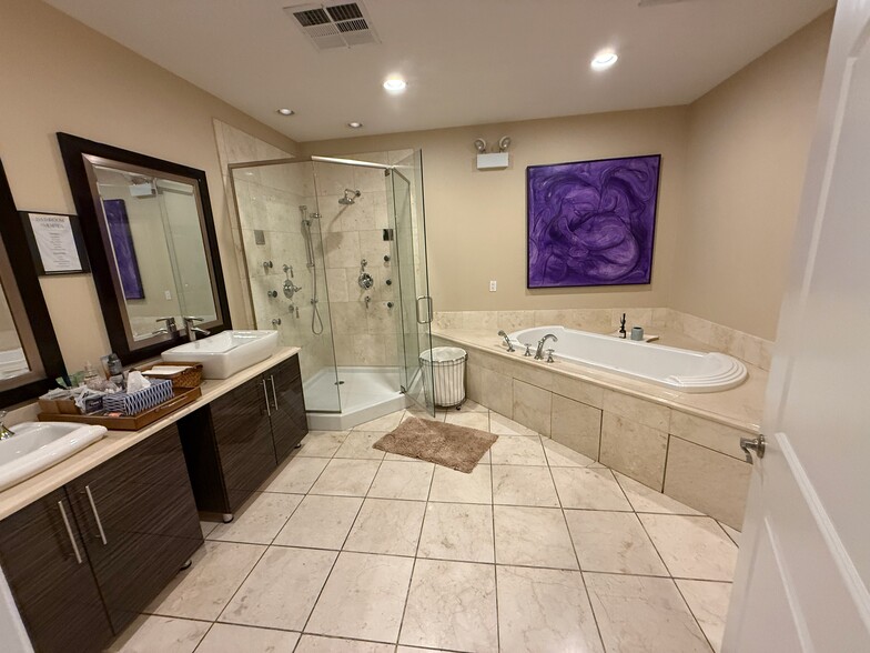 More Photos Of 106 N Aberdeen St, Chicago Office Residential For Sale