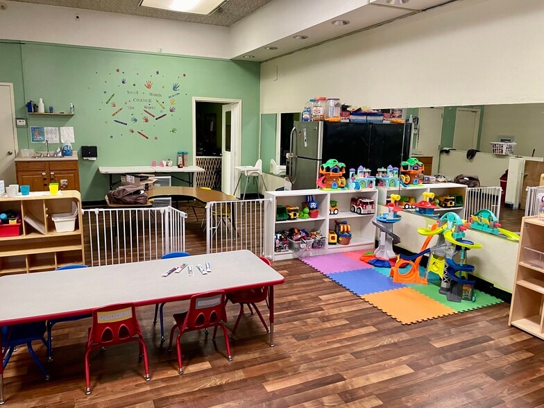 More Photos Of 2014-2016 Noble St, Swissvale Office For Sale