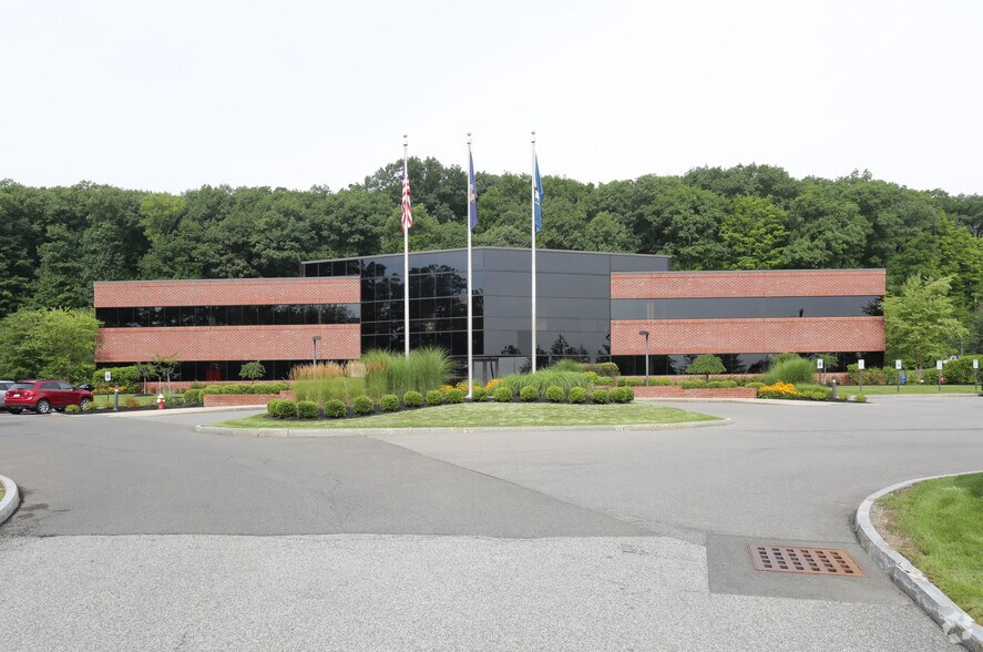 More Photos Of 9 Cornell Rd, Latham Office For Lease