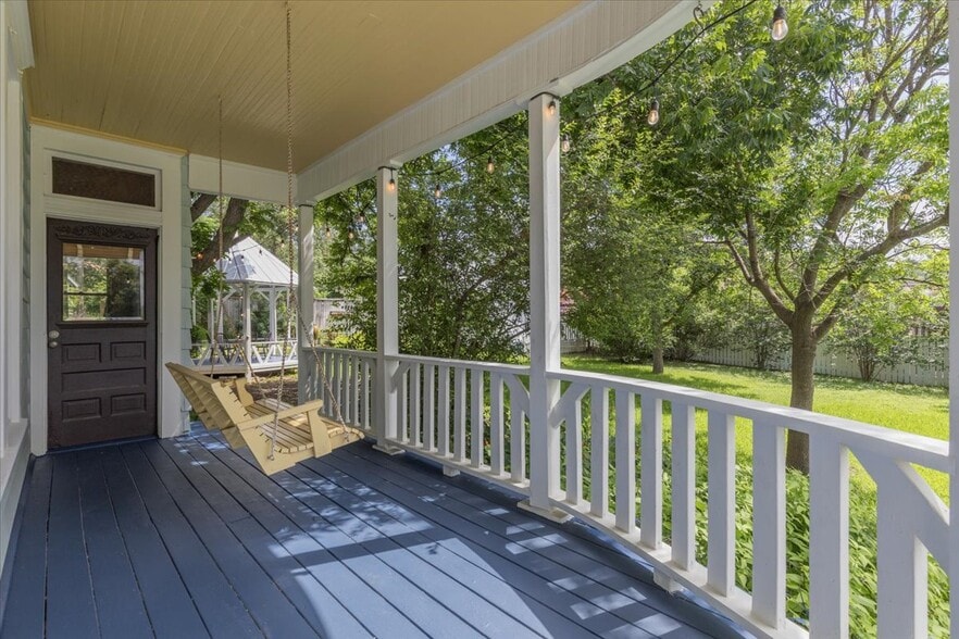 More Photos Of 702 E Main St, Round Rock Office Residential For Sale
