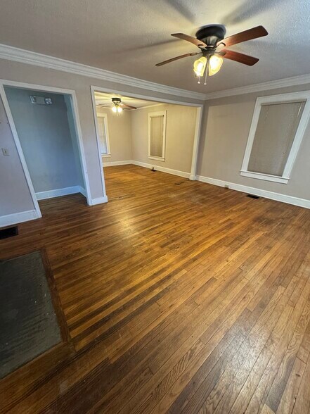 More Photos Of 4003 Old Buncombe Rd, Greenville Office Residential For Sale