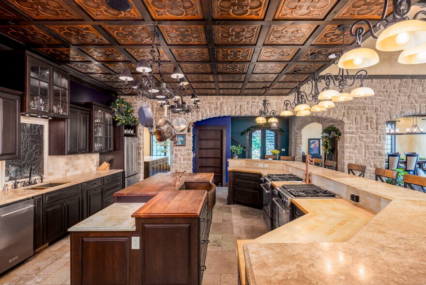 More Photos Of 4122 186th Blvd, Russell Specialty For Sale