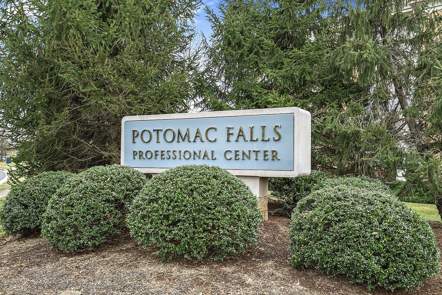 More Photos Of 46169 Westlake Dr, Sterling Medical For Lease