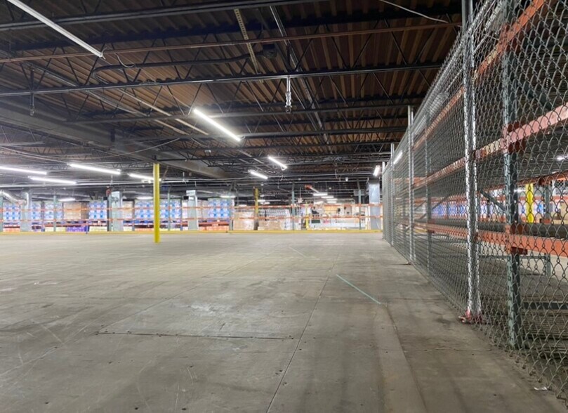 Primary Photo Of 3900 West Side Ave, North Bergen Warehouse For Lease