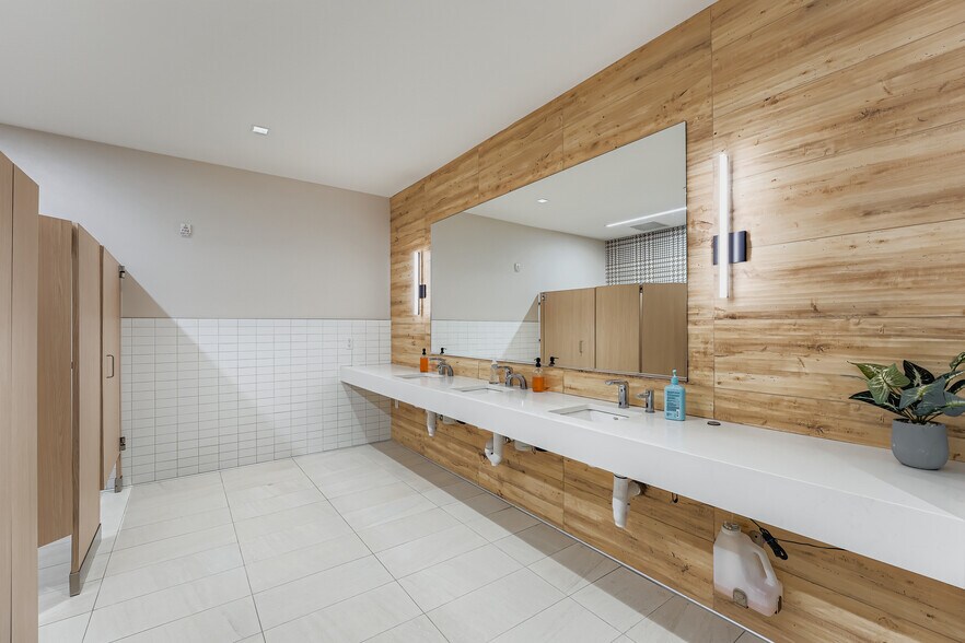 More Photos Of 13900 E Harvard Ave, Aurora Office For Sale