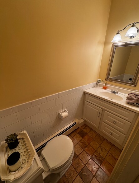 More Photos Of 41-43 Mount Auburn St, Watertown Office Residential For Lease