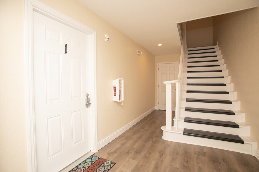 More Photos Of 915 E Palmetto St, Lakeland Apartments For Sale