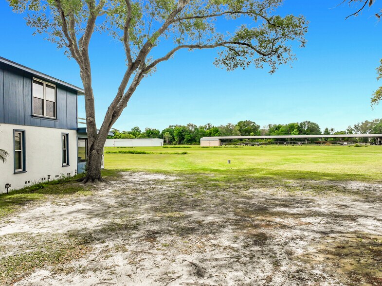 More Photos Of 7001 W Jones Ave, Mount Dora Airplane Hangar For Sale
