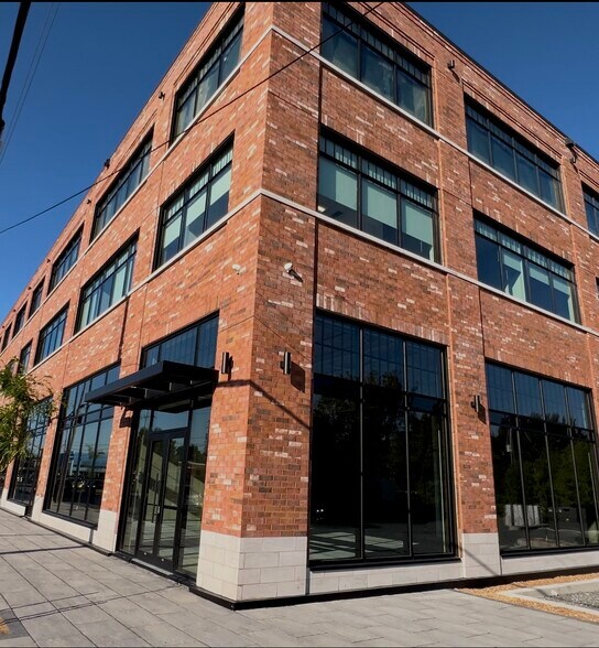 Primary Photo Of 2085 Rte Marie-Victorin, Varennes Storefront For Lease