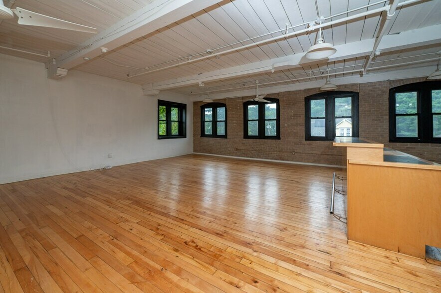 More Photos Of 464 Pratt Street Ext, Meriden Apartments For Sale