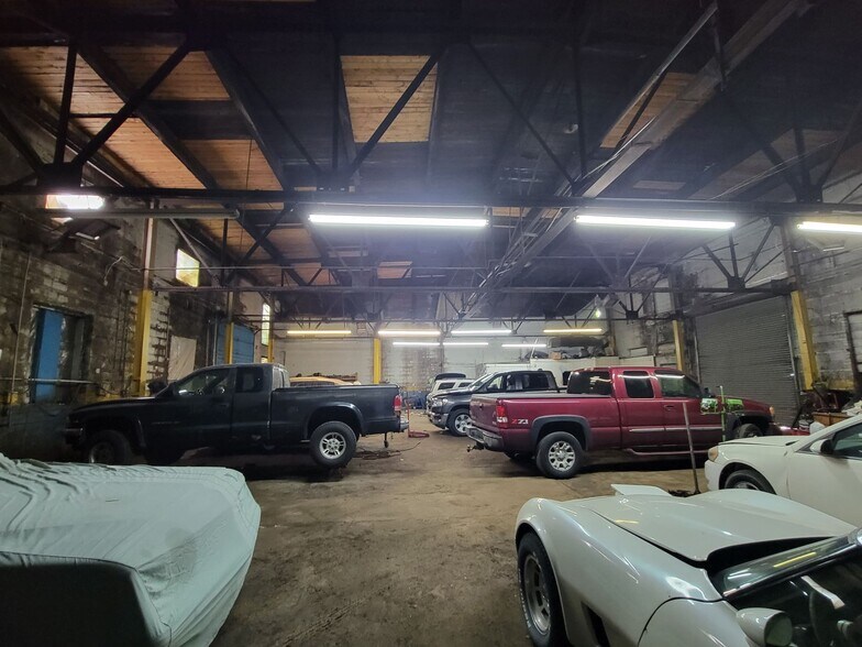 More Photos Of 5100-5110 Grand River Ave, Detroit Industrial For Sale