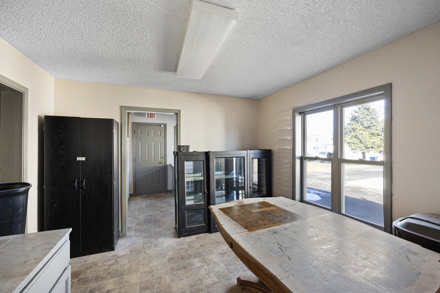 More Photos Of 1015 N Arkansas Ave, Russellville Office For Sale