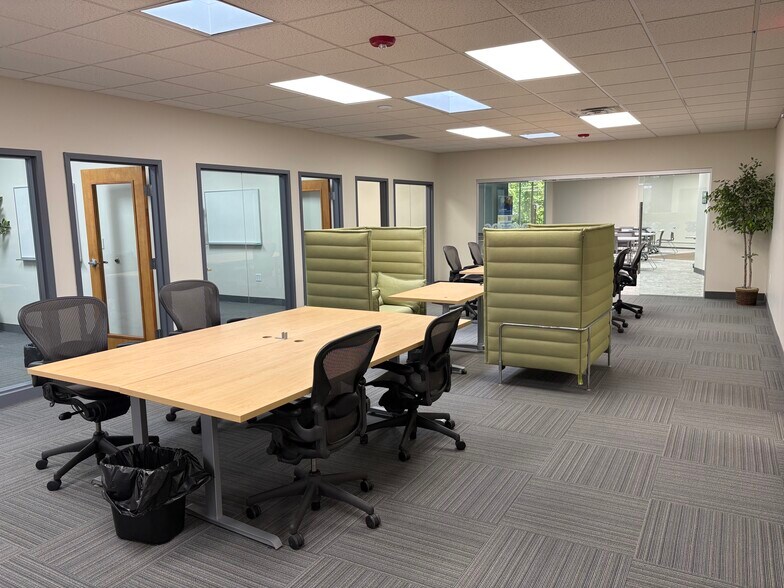More Photos Of 111 Stow Ave, Cuyahoga Falls Office For Sale
