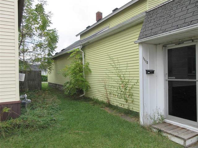 More Photos Of 1100-1102 Garfield Ave, Bay City Freestanding For Sale