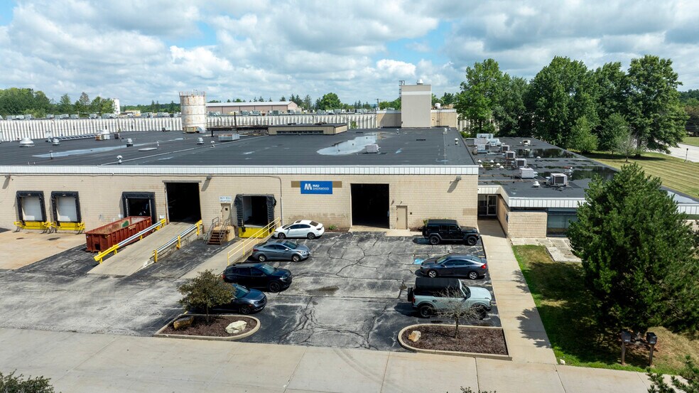 More Photos Of 8400 Darrow Rd, Twinsburg Manufacturing For Lease