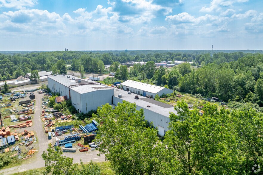 More Photos Of 1152 Elm St, Grafton Manufacturing For Sale