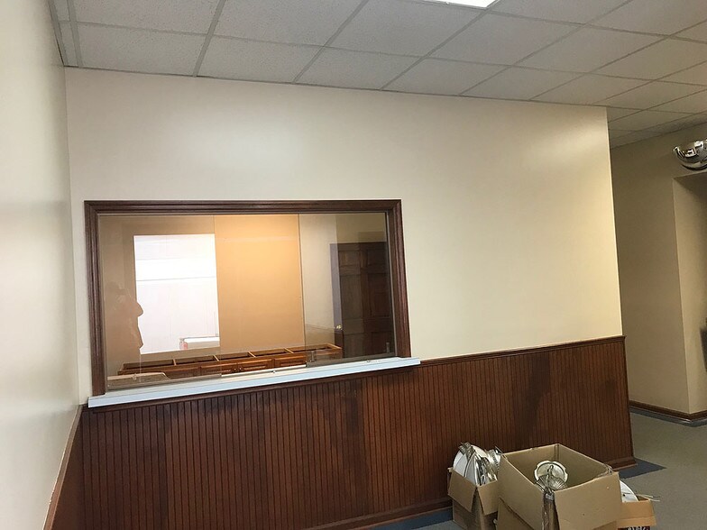 More Photos Of 219 E Main St, Johnson City Office For Lease
