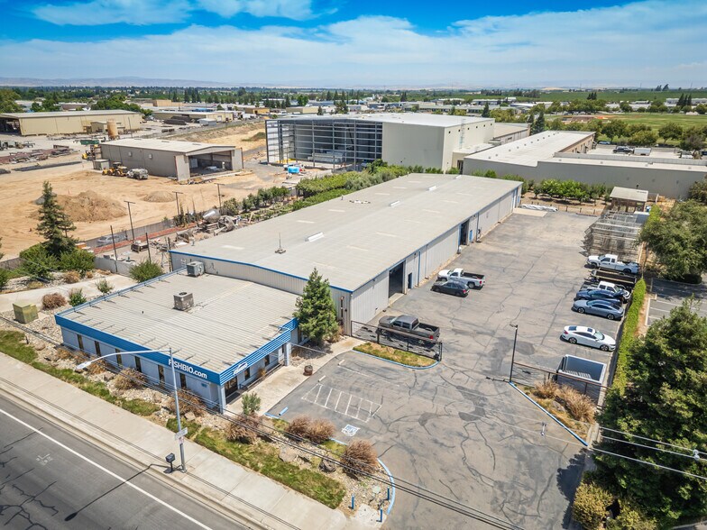 Primary Photo Of 1617 S Yosemite Ave, Oakdale Warehouse For Sale