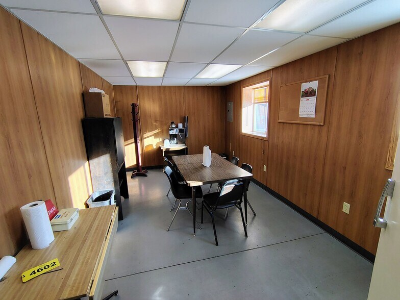 More Photos Of N16184 Old Hwy 13, Lake Service For Sale