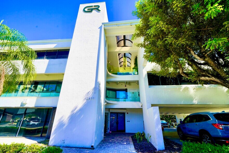 More Photos Of 2455 SW 27th Ave, Miami Medical For Lease